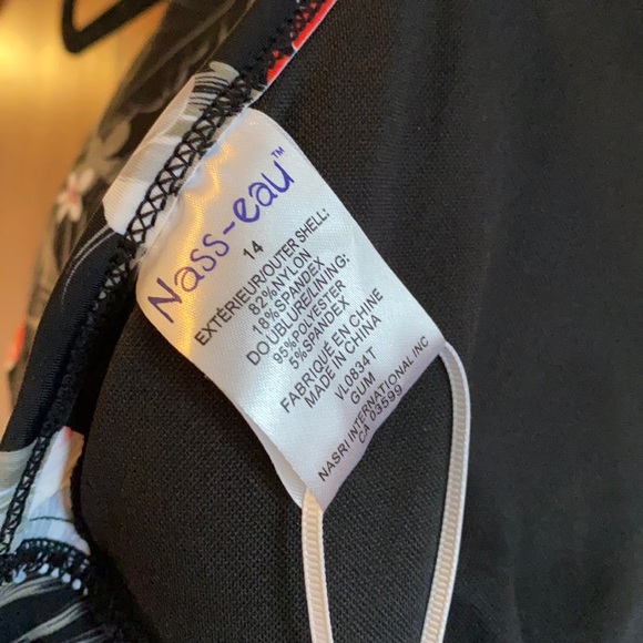 Nass-Eau Tropical Flower Patterned Bikini Top, Surf Top, Swimwear (with tags) - Picture 5 of 5